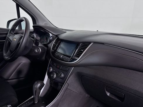 Used 2017 Chevrolet Trax LS FWD image 27