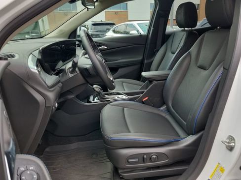 Used 2025 Buick Encore GX Sport Touring w/ Advanced Technology Package FWD image 13