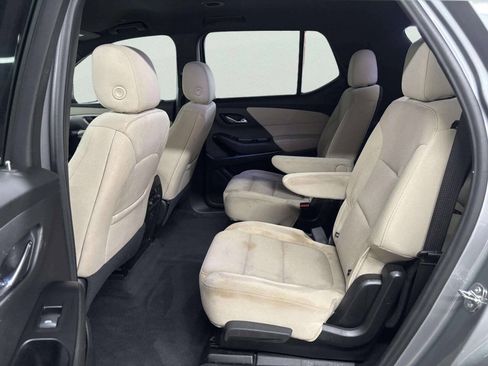 Used 2023 Chevrolet Traverse LT w/ LPO, Cargo Package AWD/4WD image 17