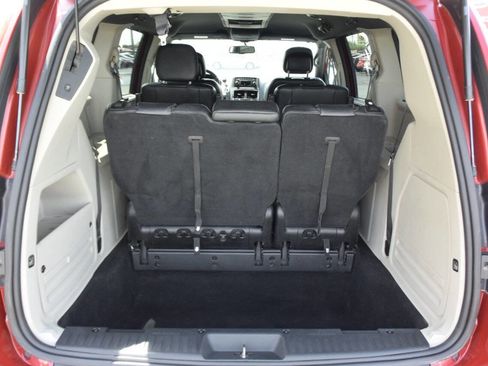 Used 2015 Dodge Grand Caravan SXT image 59