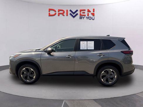 Used 2025 Nissan Rogue SV FWD image 7