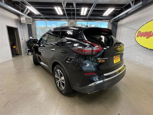 Used 2021 Nissan Murano SV AWD/4WD image 3