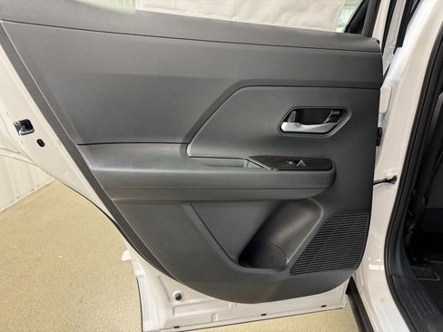 Certified 2025 Nissan Kicks SV image 14