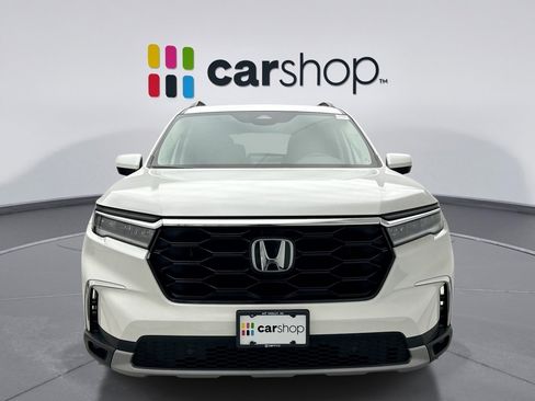 Used 2023 Honda Pilot Touring image 8