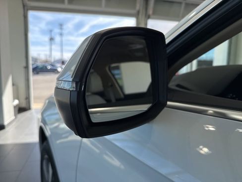 Used 2024 Audi Q5 2.0T Premium w/ Convenience Package image 13