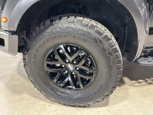 Used 2018 Ford F150 Raptor w/ Equipment Group 802A Luxury AWD/4WD image 2