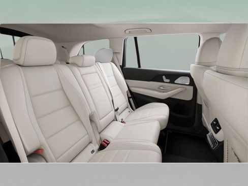 Used 2026 Mercedes-Benz GLS 450 4MATIC image 42