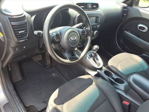 Used 2016 Kia Soul w/ Convenience Package FWD image 6
