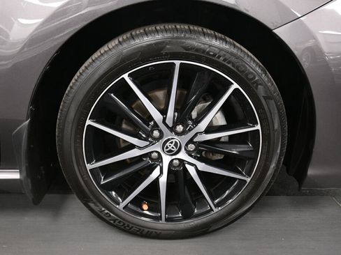 Used 2024 Toyota Camry SE w/ Cold Weather Package FWD image 29