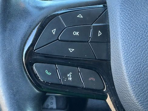 Used 2021 Jeep Cherokee Altitude image 19