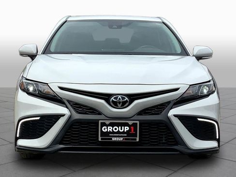 Used 2023 Toyota Camry SE FWD image 4