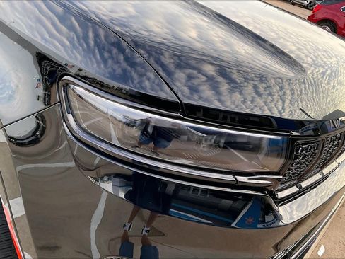 Used 2023 Jeep Grand Wagoneer Series II w/ Quick Order Packagew 28T image 27