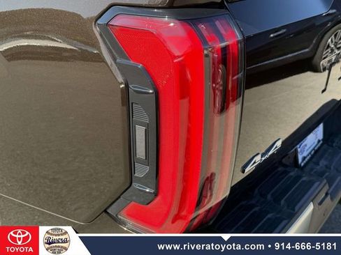 Used 2023 Toyota Tundra Limited image 10