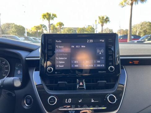 Used 2022 Toyota Corolla LE image 23