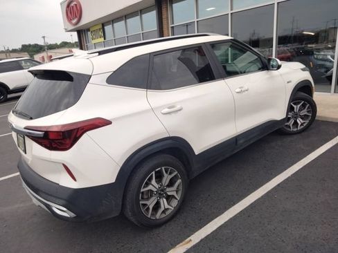 Used 2023 Kia Seltos EX AWD/4WD image 3