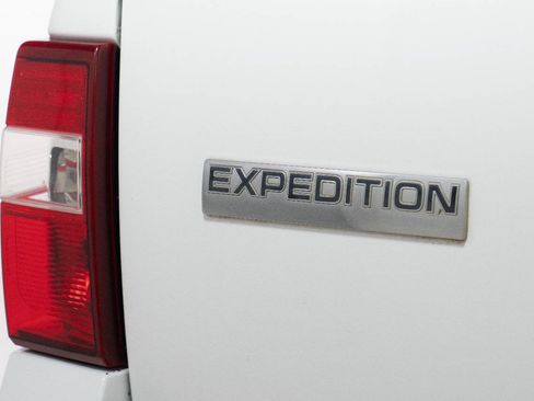 Used 2014 Ford Expedition XL RWD image 18