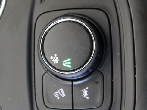 Used 2022 GMC Terrain SLE FWD image 40