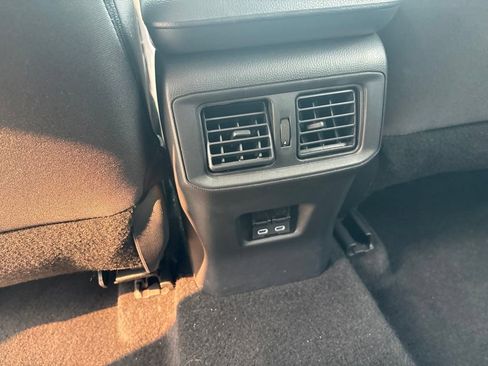 Used 2025 Toyota RAV4 XLE AWD/4WD image 22