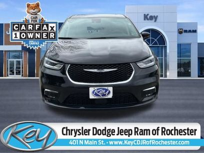 Used 2024 Chrysler Pacifica Limited