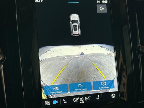 Used 2024 Volvo XC60 B5 Core image 27