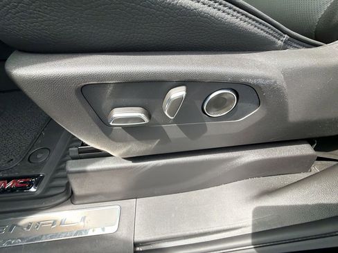 New 2026 GMC Sierra 1500 Denali AWD/4WD image 18