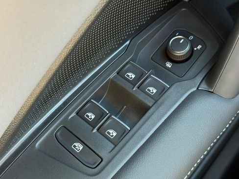 New 2026 Volkswagen Tiguan SE R-Line AWD/4WD image 16