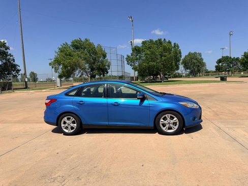 Used 2014 Ford Focus SE FWD image 24