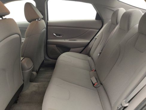 Used 2023 Hyundai Elantra SE w/ Cargo Package FWD image 18
