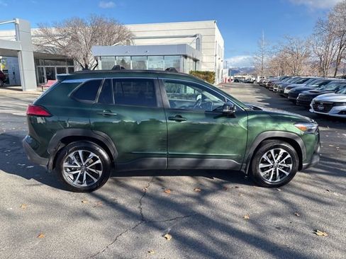 Used 2025 Toyota Corolla Cross XLE image 10