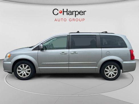 Used 2015 Chrysler Town & Country Touring w/ Driver Convenience Group FWD image 6