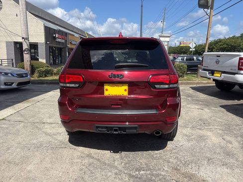 Used 2019 Jeep Grand Cherokee Altitude AWD/4WD image 5
