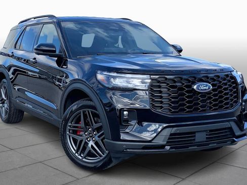 Certified 2025 Ford Explorer ST-Line w/ Premium Package image 3