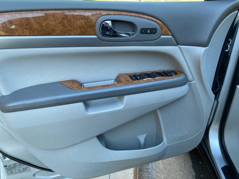 Used 2011 Buick Enclave CXL image 20