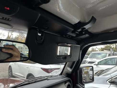 Used 2022 Jeep Wrangler Unlimited Sport image 17