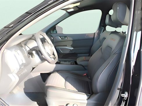 Used 2025 Nissan Pathfinder Rock Creek image 19