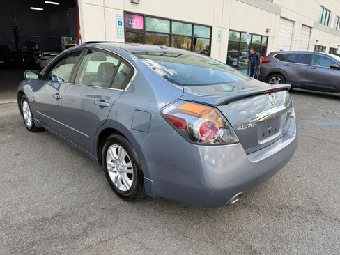Used 2011 Nissan Altima 2.5 SL w/ Technology Pkg FWD image 13