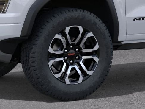 New 2026 GMC Canyon AT4 w/ AT4 Premium Package AWD/4WD image 9