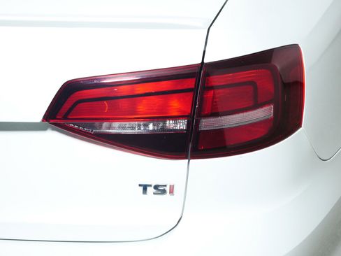 Used 2016 Volkswagen Jetta Sport image 17