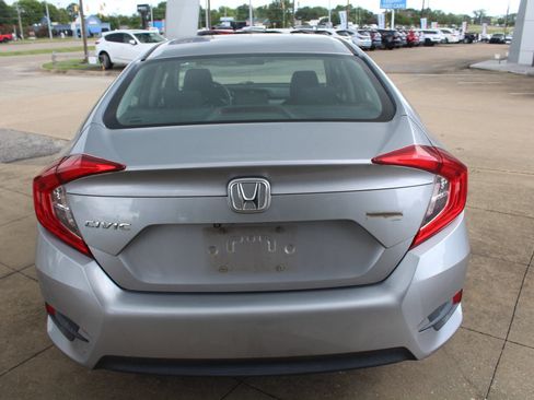 Used 2018 Honda Civic LX image 5