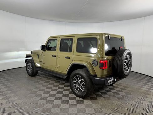 Used 2026 Jeep Wrangler Unlimited Sahara AWD/4WD image 7