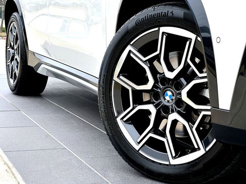 Certified 2025 BMW X1 xDrive28i image 2