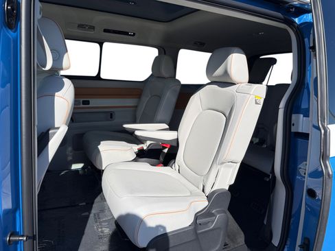 Certified 2025 Volkswagen ID. Buzz Pro S Plus AWD/4WD image 16