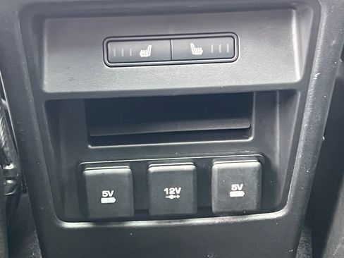 Used 2019 Land Rover Discovery Sport HSE Luxury Dynamic image 39