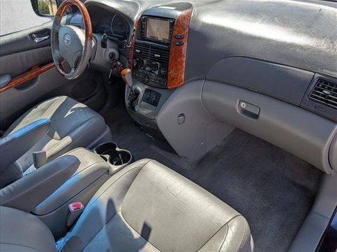 Used 2009 Toyota Sienna XLE Limited FWD image 21