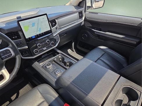 Used 2022 Ford Expedition XLT AWD/4WD image 17