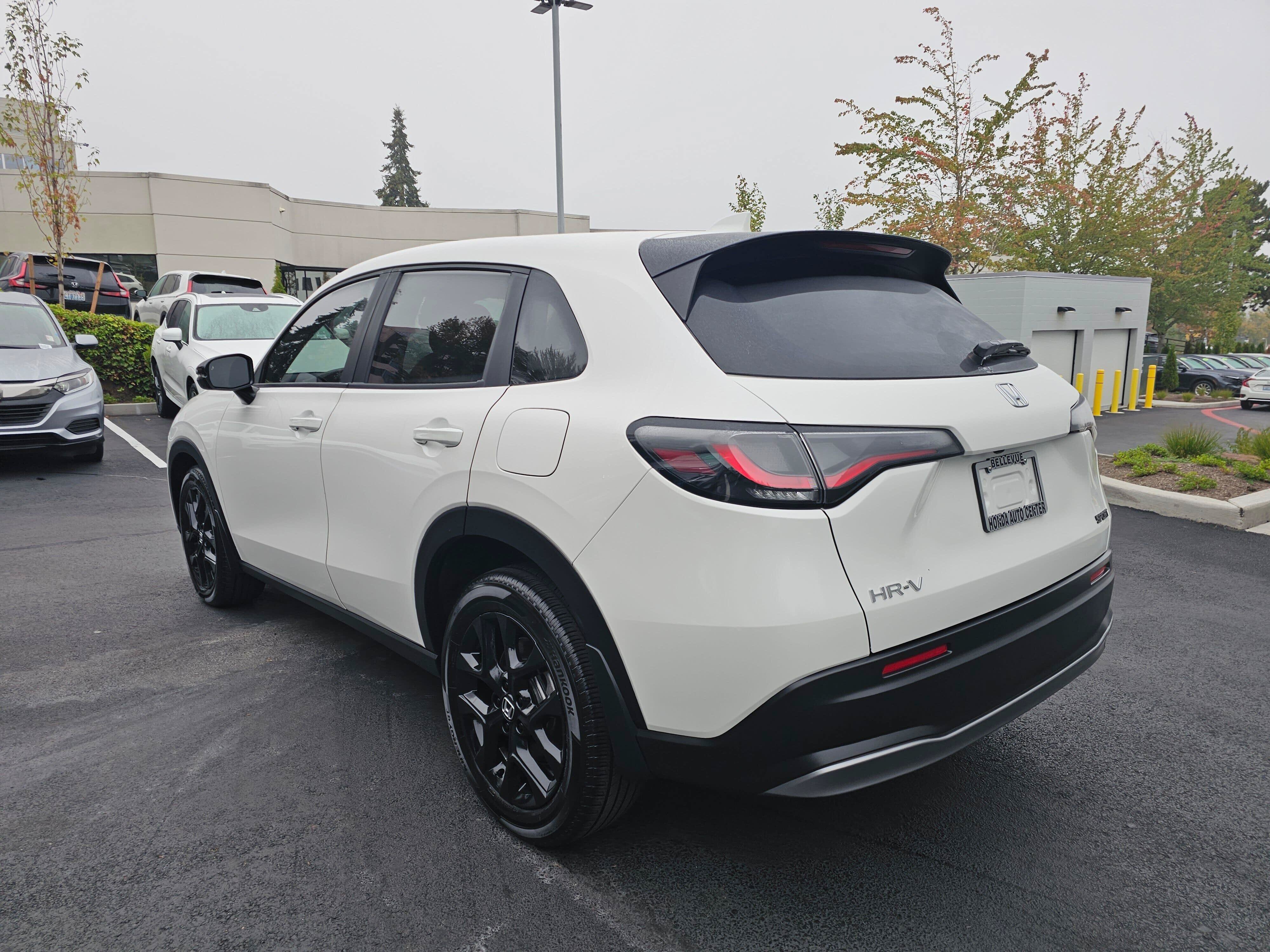 Certified 2025 Honda HR-V Sport image 5