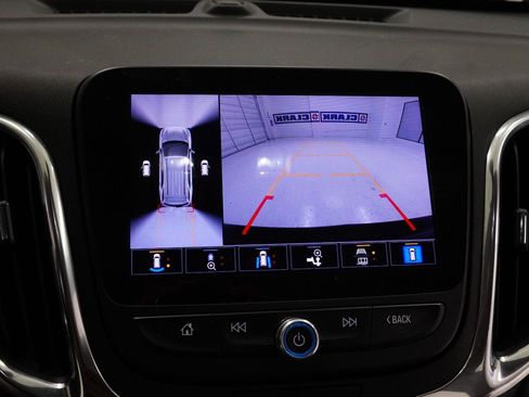 Used 2022 Chevrolet Equinox LT FWD image 16