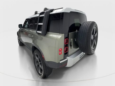 Used 2022 Land Rover Defender 110 S AWD/4WD image 10