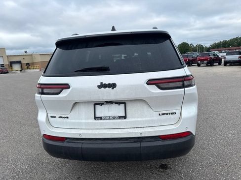 Used 2023 Jeep Grand Cherokee L Limited w/ Black Appearance Package AWD/4WD image 13
