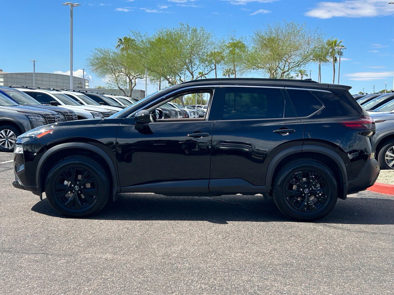 Certified 2023 Nissan Rogue SV w/ SV Premium B Package FWD image 3